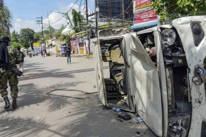 طلباء کے احتجاج کے دوران اے کے 47 کے استعمال پر بہار کے پولیس اہلکار کو معطل کر دیا گیا۔
