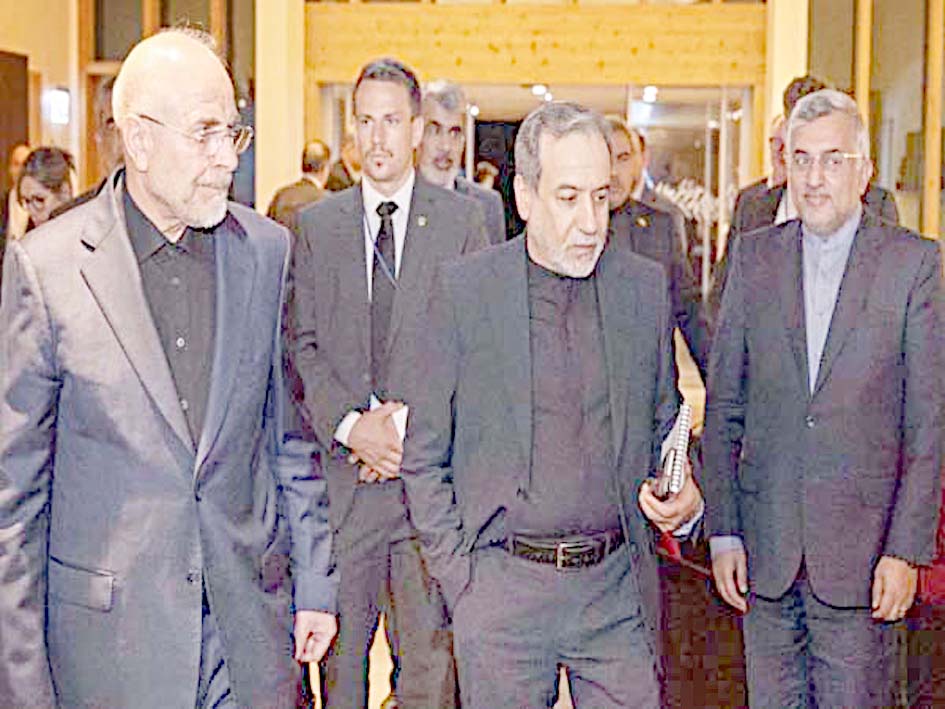 پاکستانی سیاستدانوں کی اہم ملاقات، سیاسی امور پر تبادلہ خیال.