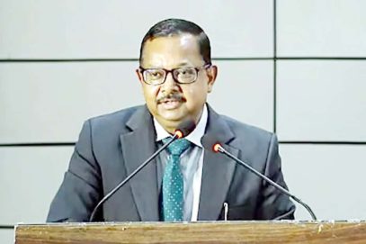 کوئی قانون گنگا ندی پر چکن بریانی کھانے سے نہیں روکتا: جسٹس اْجول بھوئیان