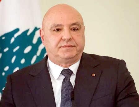 مذکورہ شخص کی تصویر، سرکاری یا رسمی تقریب میں شرکت.