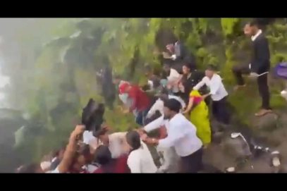 سنگھا گڑھ میں لڑکی کی شارٹس پر جھگڑا؛ آر ڈبیلو گروپ پر مقدمہ درج۔