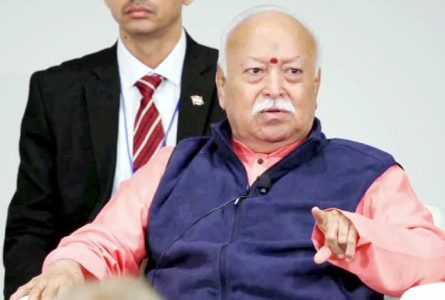 مسلمانوں کو ہندوستان سے نکالنے کا سوچنے والا ہندو نہیں رہ سکتا: بھاگوت