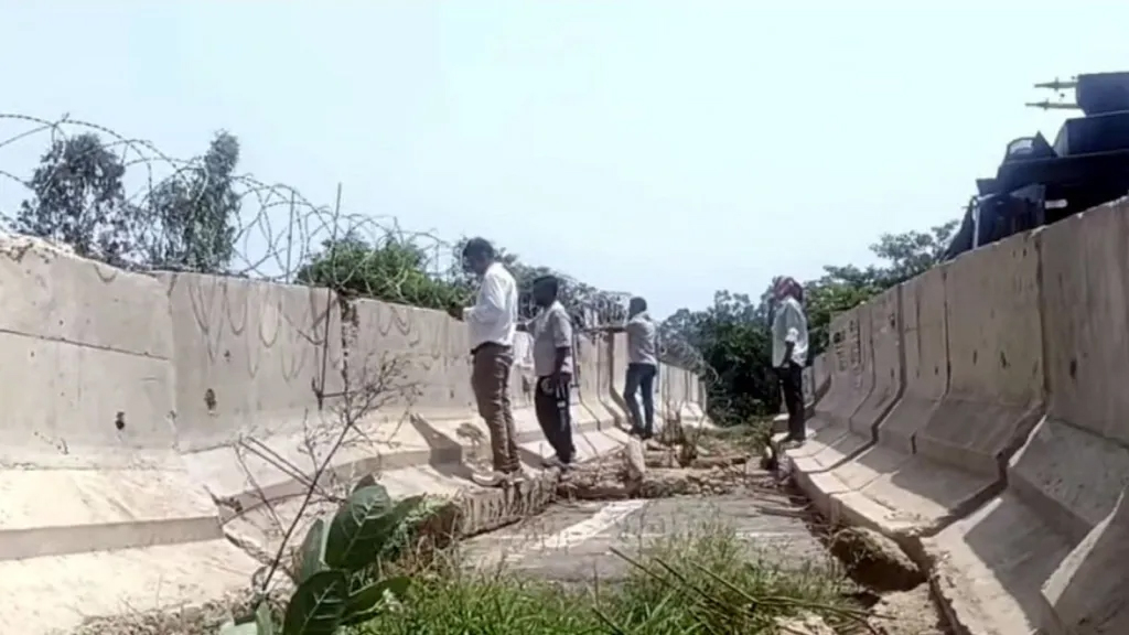 کسانوں کا احتجاجی مارچ، ہریانہ-پنجاب سرحد پر بند روڈ.