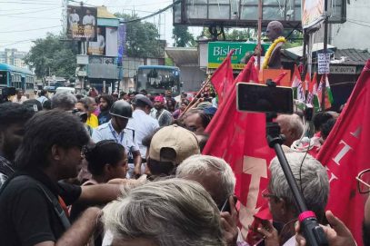 جادھوپور یونیورسٹی ‘ایس ایف آئی و اے بی وی پی کارکنوں میں تصادم، کئی طلبہ زخمی، کیمپس میں کشیدگی