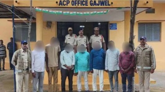 بی آر ایس کے سات لیڈروں کو سدی پیٹ میں ’مذہبی رسومات کے ساتھ جگہ کی صفائی‘ کے الزام میں گرفتار کیا گیا۔