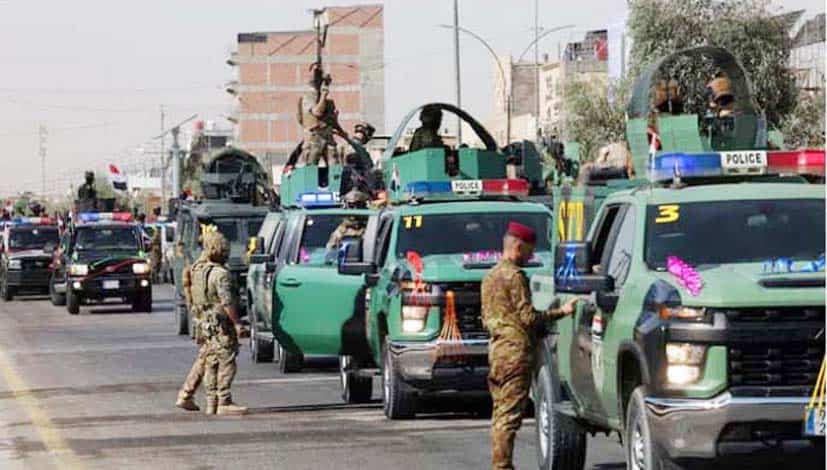 سیکیورٹی فورسز کی گاڑیاں اور اہلکار، شہر میں سیکیورٹی کا مظاہرہ.