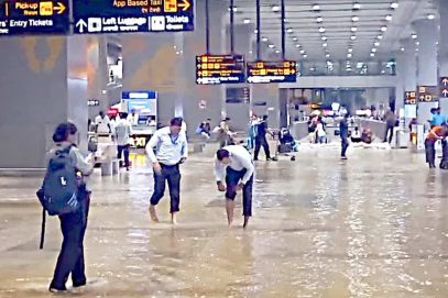دہلی میں تیز بارش کے دوران 9 پروازوں کارخ تبدیل ، 50 سے زائد پروازیں تاخیر کا شکار