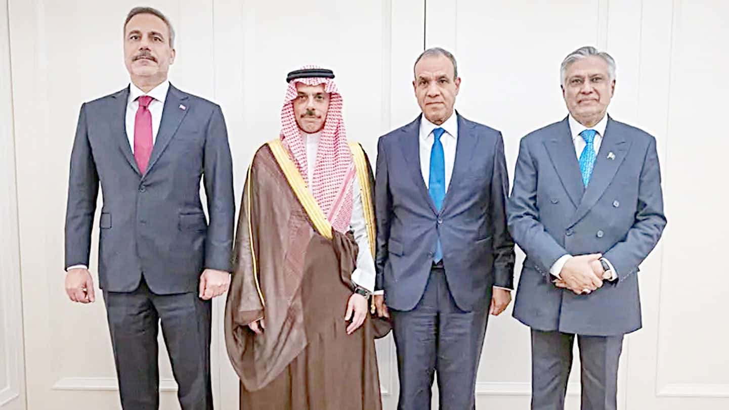 سعودی وزیرخارجہ اور دیگر رہنماؤں کی اہم ملاقات، عالمی سیاست پر اثر انداز.