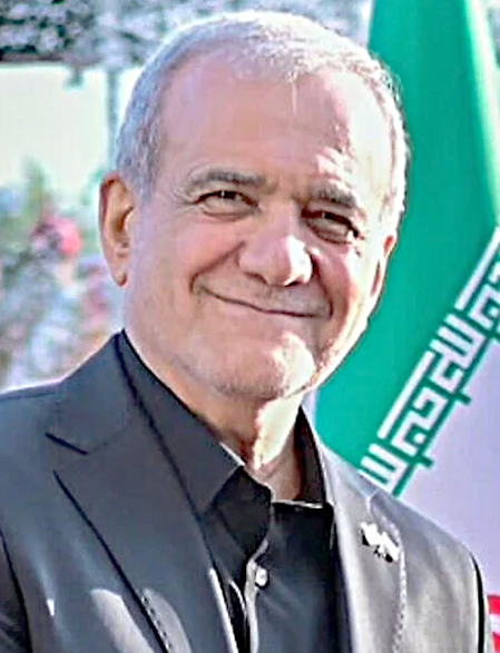 ایرانی صدر مسعود پزشکیان کی تصویر، مسکراتے ہوئے، پاکستانی اور ایرانی پرچم کے ساتھ.