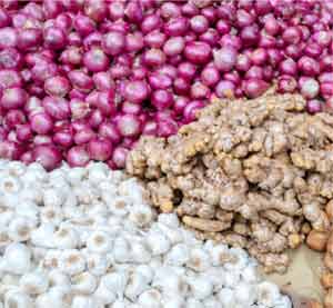 پیاز، لہسن اور ادرک کی مختلف اقسام کی تصویر.
