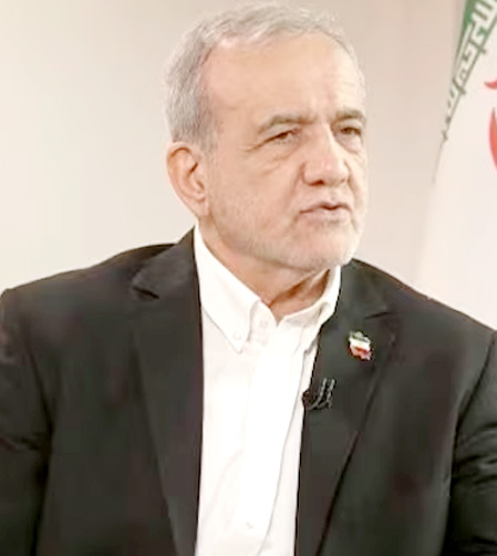 مشہور شخصیت کی تصویر، سرکاری لباس میں، گفتگو کرتے ہوئے.