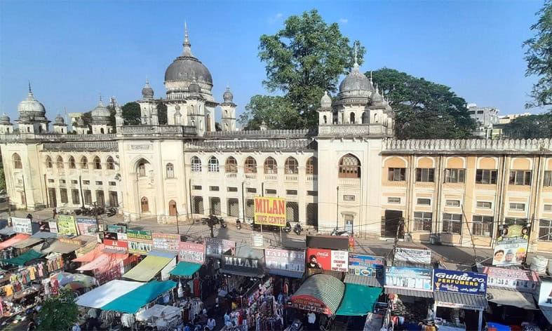چارمینار کے قریب تاریخی گورنمنٹ نظامیہ طبی کالج کی تصویر.