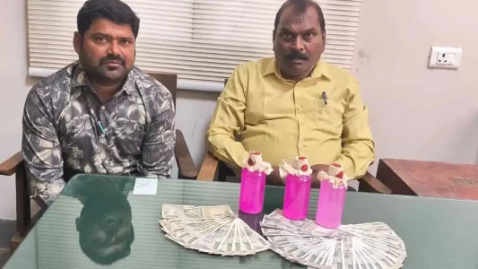تلنگانہ اے سی بی  نے ’لیگل میٹرولوجی انسپکٹر‘ کو 20 ہزار روپے رشوت لیتے ہوئے گرفتار کر لیا