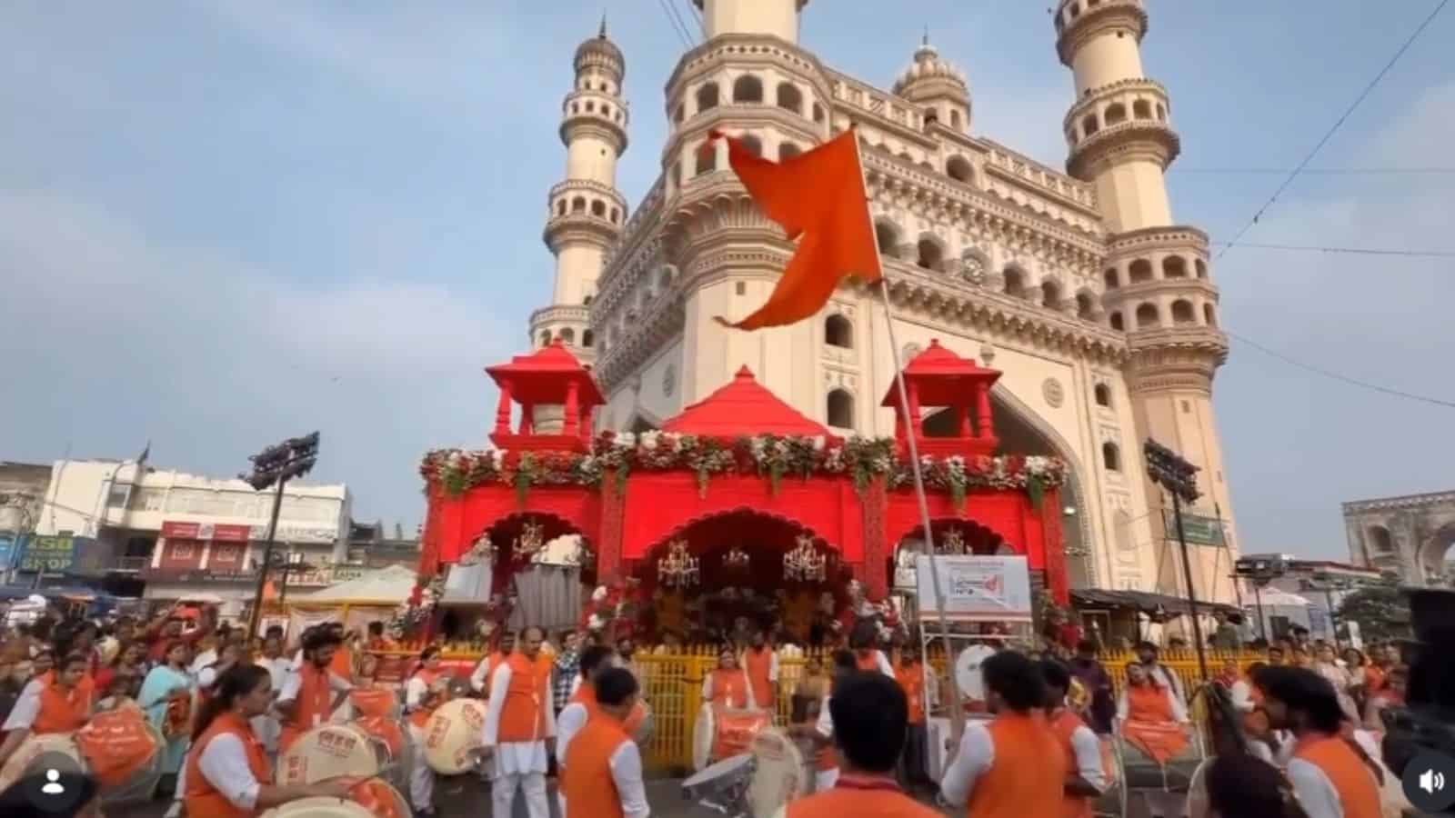 چارمینار کے اطراف ’ہر ہر مہادیو‘ کی گونج؛ سوشل میڈیا صارفین کا سوال: یہ کیسے ہوا؟