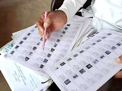 ووٹر لسٹ سے ناموں کے اخراج پر تنازعہ، اپوزیشن کا الیکشن کمیشن کیخلاف محاذ